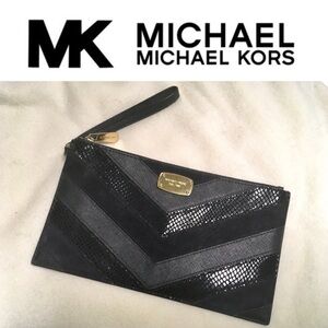 MICHAEL MICHAEL KORS black leather chevron wristlets